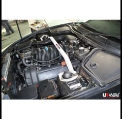 Barra de Refuerzo deportiva Jaguar Xk8 4.0 98+ UltraRacing 2-puntos Delantera Superior Strutbarstyle=