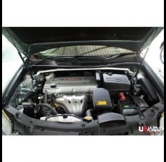Barra de Refuerzo deportiva Toyota Camry Xv50 2.0 12+ UltraRacing Delantera Superior Strutbarstyle=