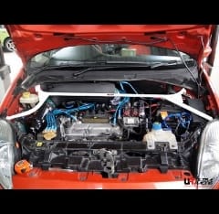 Barra de Refuerzo deportiva Fiat Grande Punto 8v 1.4 06+ UltraRacing Delantera Superior Strutbar 4p